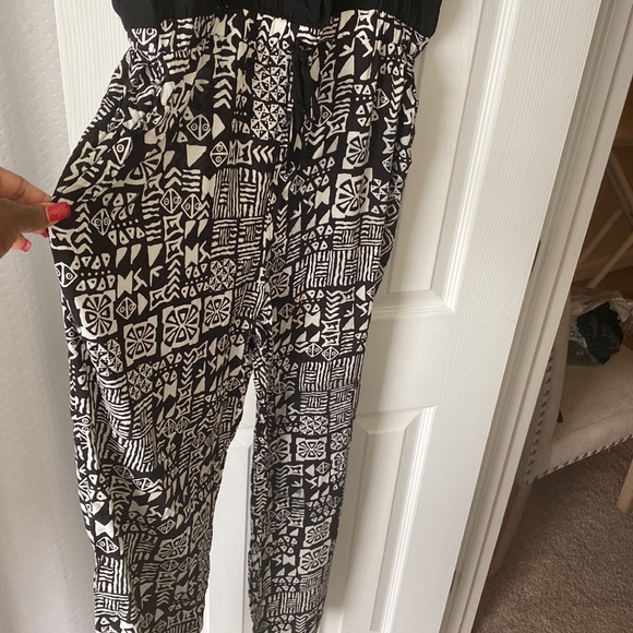 Charlotte Russe Womens Romper - Picture 6 of 7